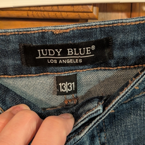 Women's Wide Leg Crop Judy Blue Jeans - Picture 2 of 4